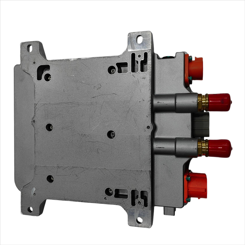 6,6 кВт KL-LW-540-12, 540 В, 12 А, встроенное зарядное устройство, жидкостное охлаждение, IP67, с CAN-шиной/включение